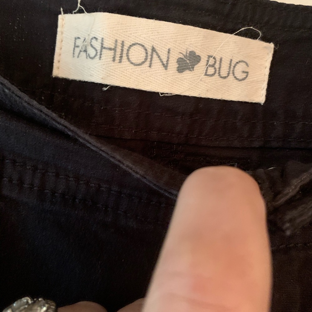 Capri Pants - Picture 6 of 7
